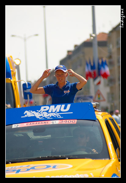 La blonde du PMU