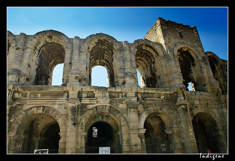 Les arnes antiques d'Arles