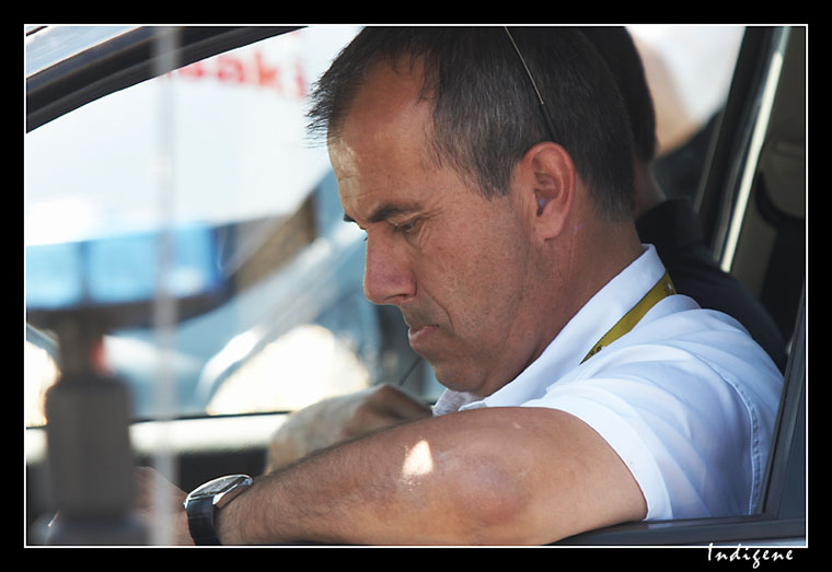 Vincent Lavenu dans sa voiture