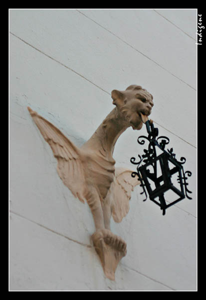 La gargouille et la lenterne
