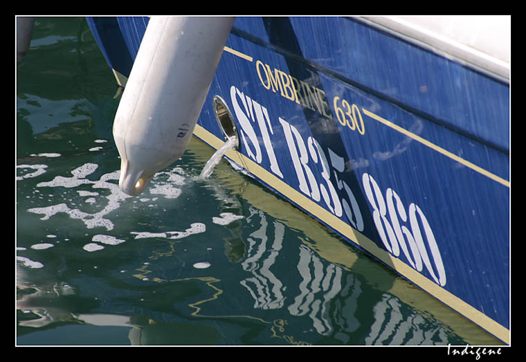 Le bateau dans le port