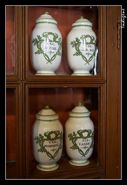 Vitrine de l'armoire  pharmacie