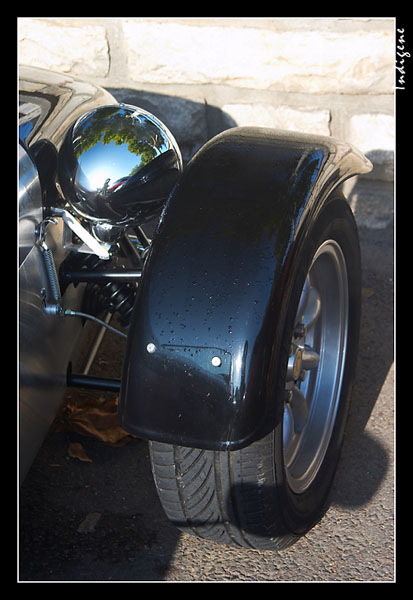 Roue voiture ancienne