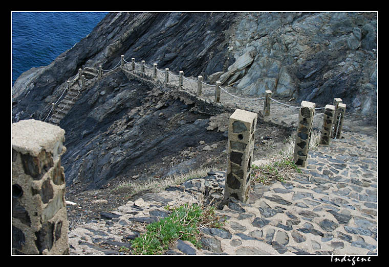 Le sentier de la falaise