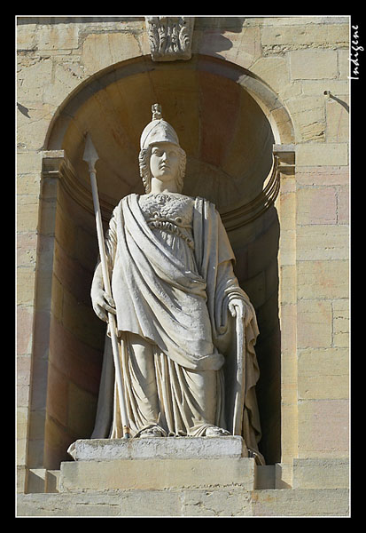 Dijon - La statue de la Mairie