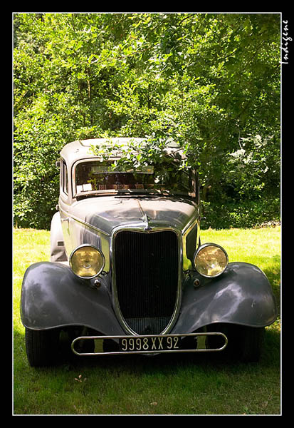 Ford V8 TUDOR SEDAN