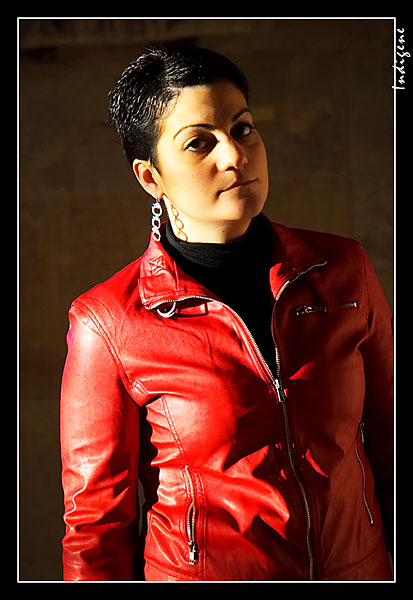 Une fille en rouge