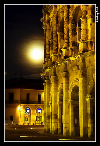 La Lune claire les Arnes