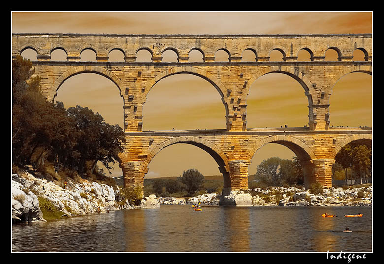 Coucher de Soleil sur le Pont du Gard 