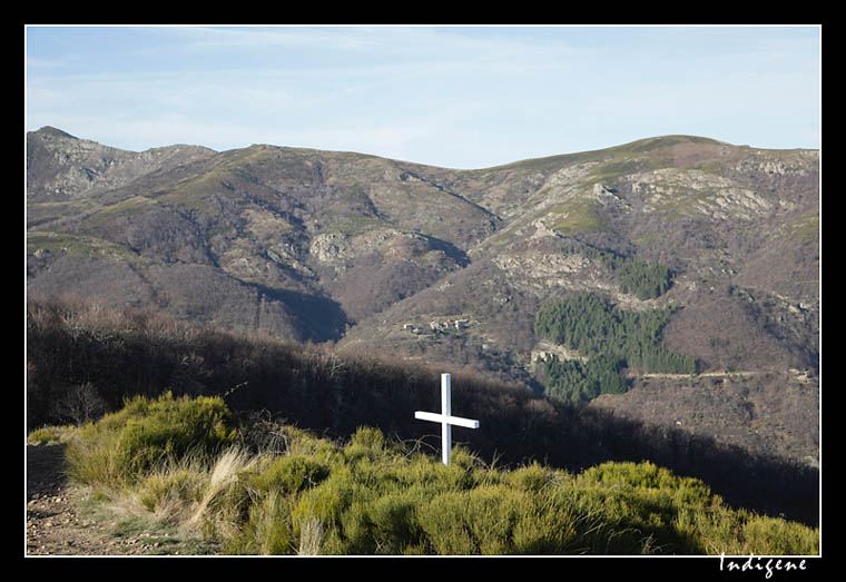 Un paysage parsem de croix