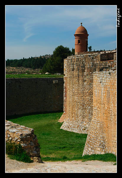 Les douves et les remparts