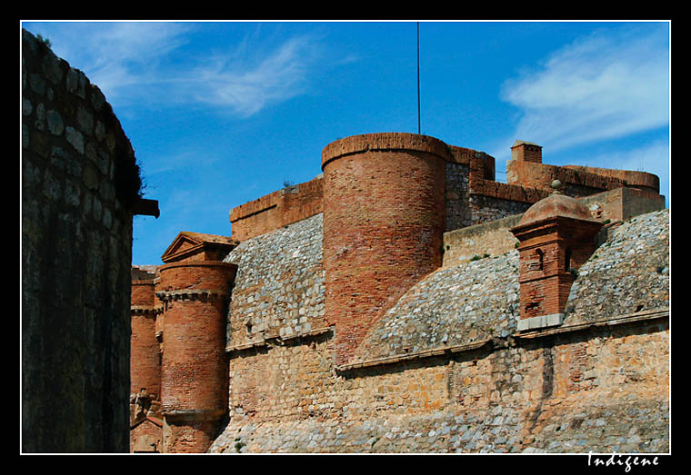 Les remparts de la forteresse