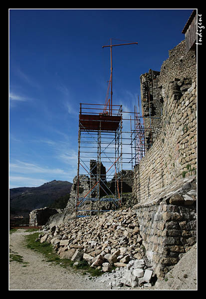 La reconstruction se poursuit