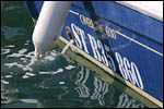 photo Le bateau dans le port