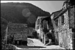 photo Castelnou en noir et blanc